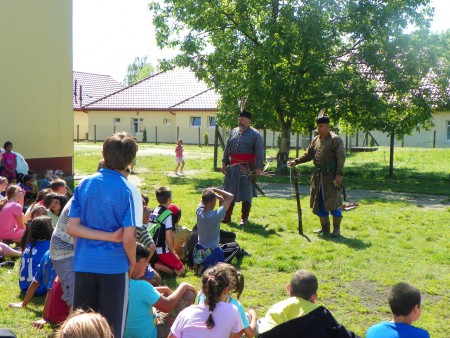 Sportnap - középkori fegyverbemutató